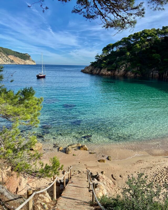 ✨Recuperemos junt@s el equilibrio
🐚🌴🌊🐠🌳

✨Ante el sentimiento y la intensidad de estos días, te invito a un espacio de calma dónde podrás liberar emociones, pasear por los caminos de ronda, mojarte los pies o bañarte entera 😊 y meditar con el relajante sonido del mar.

✨Te acompaño el día 17 de Noviembre de 11h a 14h en la Costa Brava - Girona 

✨Mándame un mensaje privado si te apetece unirte 💙

✨Actividad gratuita 

#mindfulness #autoconocimiento #wellness #experiencias #costabrava #mysenstories #retiros